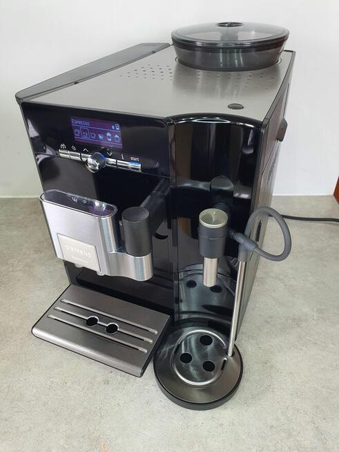 Elegancki ekspres Siemens eq.7 po serwisie z gwarancją!