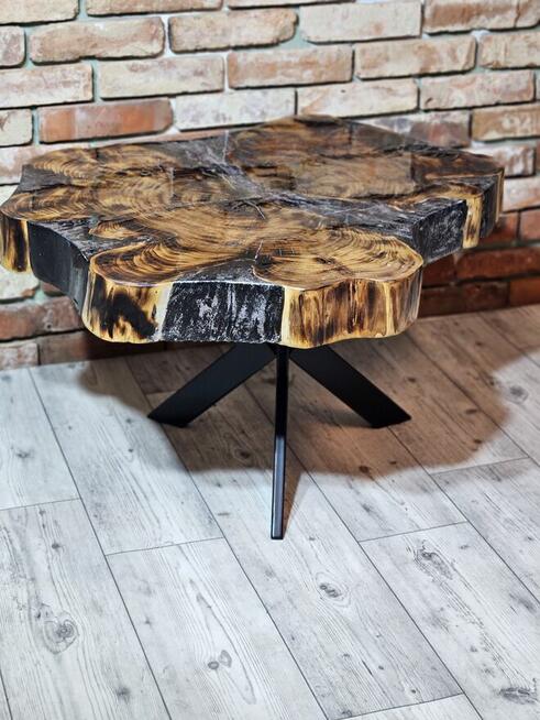 Stół z żywicą epoksydową