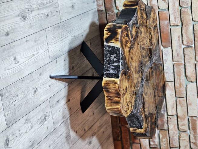 Stół z żywicą epoksydową