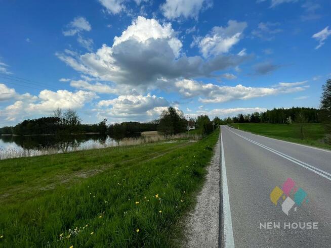 Działka rekreacyjna z linią brzegową jeziora