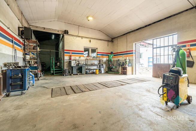 2x hala, biuro, myjnia, plac manewrowy przy S16