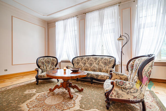 Dworek po renowacji, stadnina koni, duży potencjał