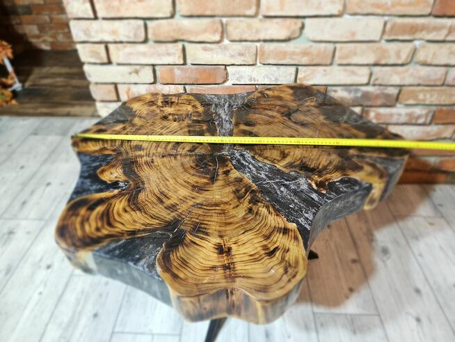 Stół z żywicą epoksydową