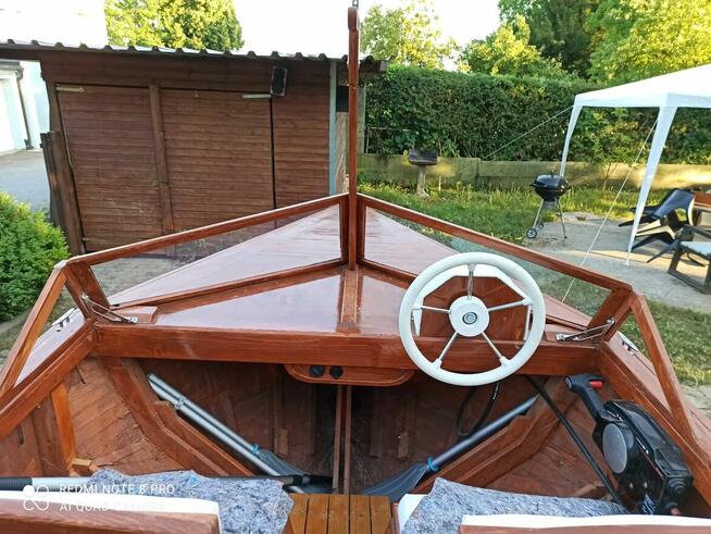 Sprzedam motorówkę drewnianą