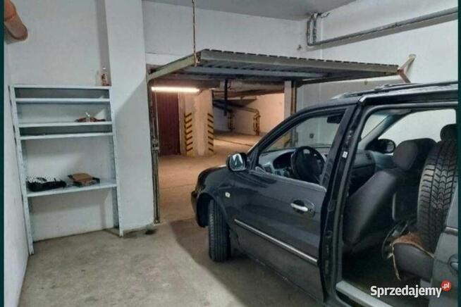 Duży garaż do wynajęcia 25m2.Jana Sawy 4