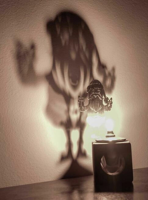 Lampka oliwna z Mikołajem - prezent gwiazdkowy