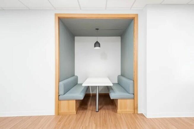 Biura na Waryńskiego – Polna Corner w Warszawie