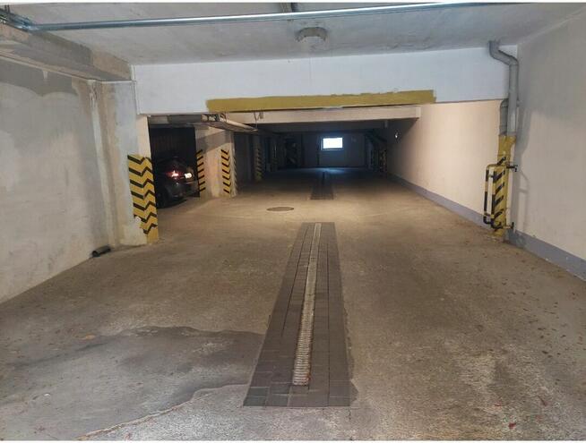 Duży garaż do wynajęcia 25m2.Jana Sawy 4
