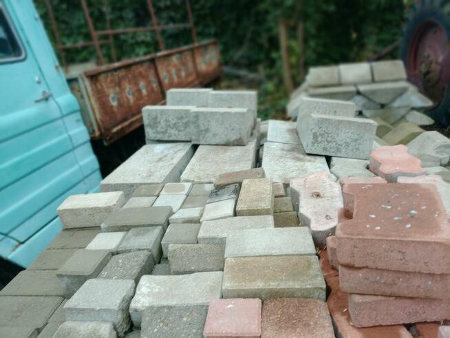 Sprzedam materiały budowlane -kostka betonowa ,obrzeża
