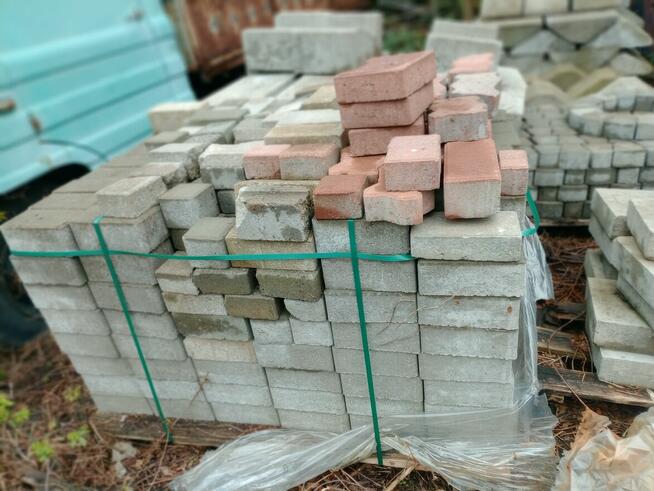 Sprzedam materiały budowlane -kostka betonowa ,obrzeża
