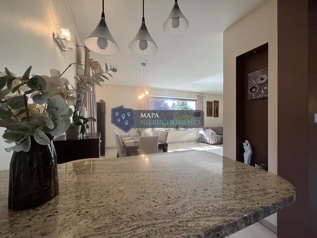 Piękny dom w Brześciu Kujawskim otoczony zielenią