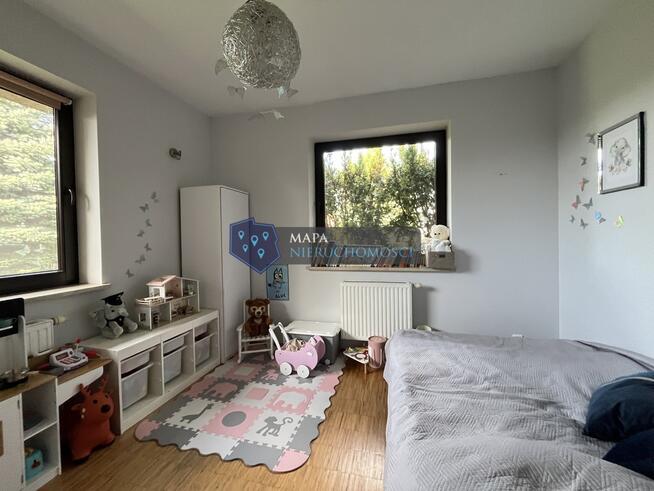 Piękny dom w Brześciu Kujawskim otoczony zielenią