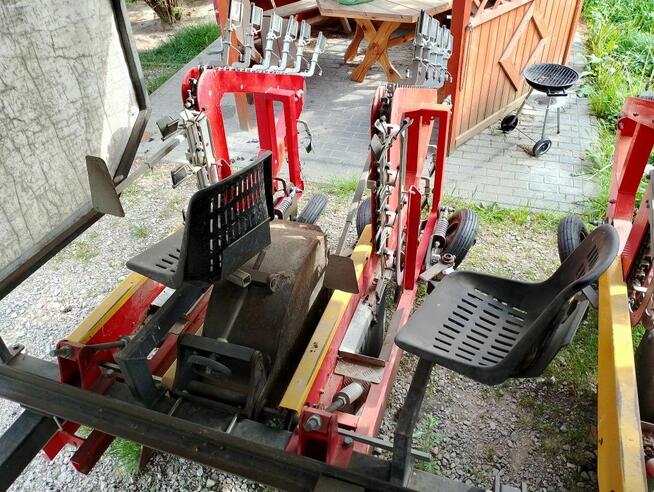 Sadzarka szkółkarska półautomatyczna