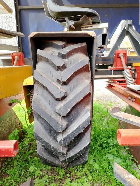 Sadzarka szkółkarska półautomatyczna