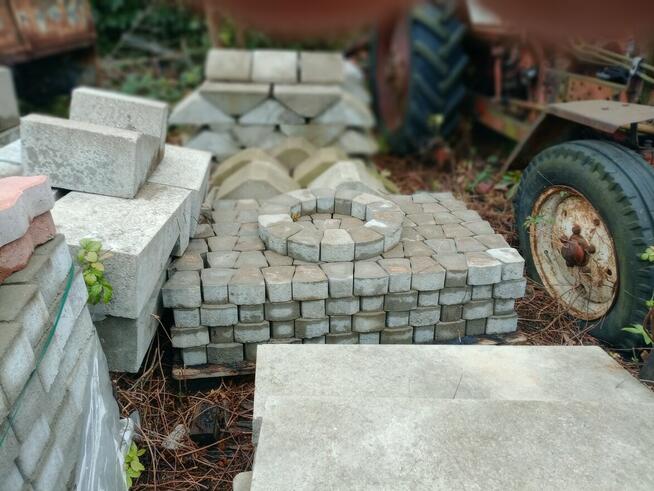 Sprzedam materiały budowlane -kostka betonowa ,obrzeża