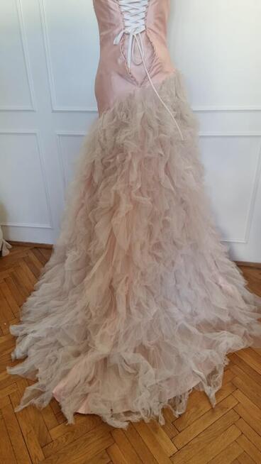 Tanio sprzedam śliczną sukienkę 36-38