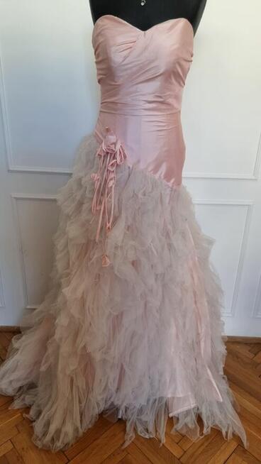 Tanio sprzedam śliczną sukienkę 36-38