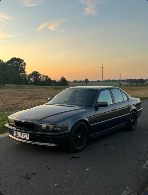 BMW E38 735i V8 235km