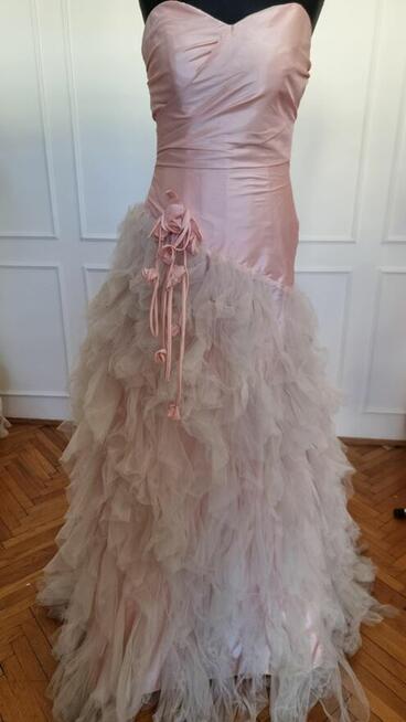 Tanio sprzedam śliczną sukienkę 36-38