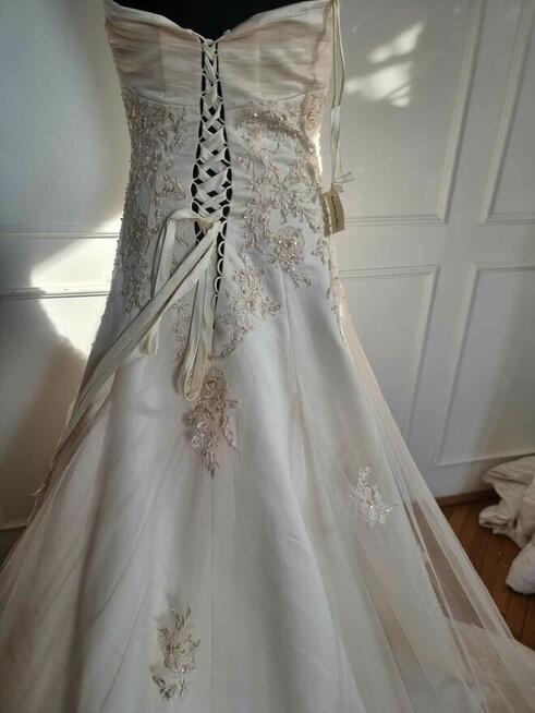 Tanio sukienkę ślubna wieczorowa