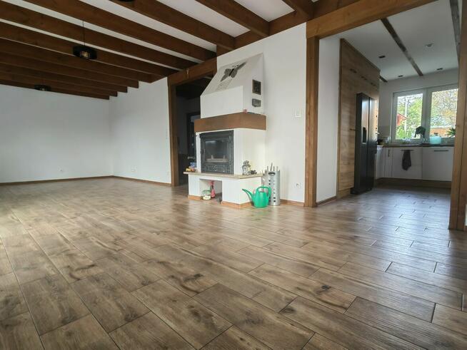 Sprzedam nowo wybudowany dom z garażem, działką 0,5 hektara