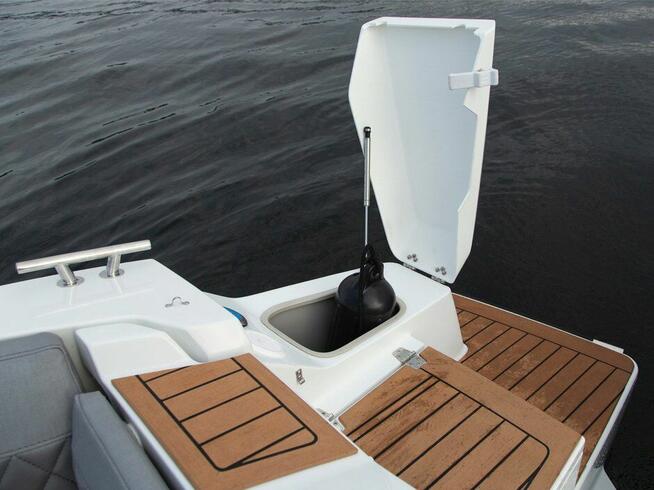 Silver Tiger DC > Łódź motorowa motorówka kabinowa