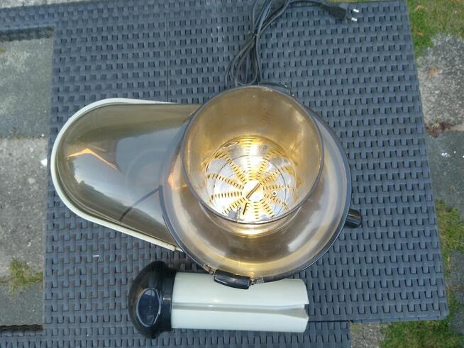 Sokowirówka do owoców na sok dla dziecka, 39 zł.