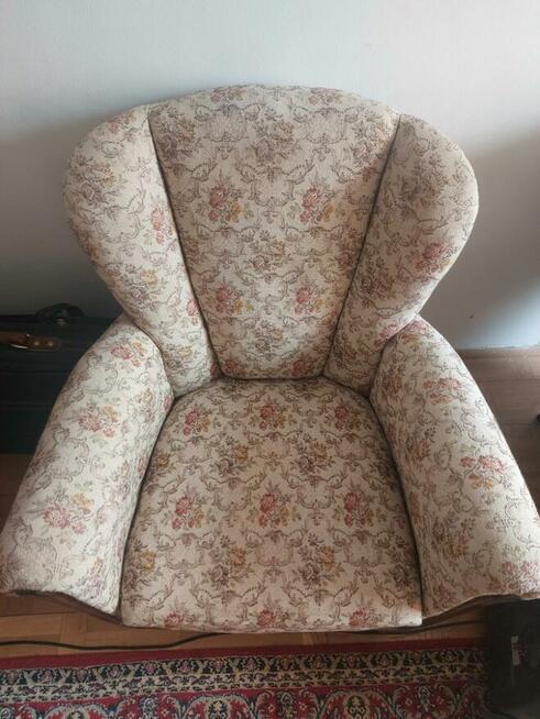 Fotel uszak wypoczynkowy kwiaty nogi drewniane fotele