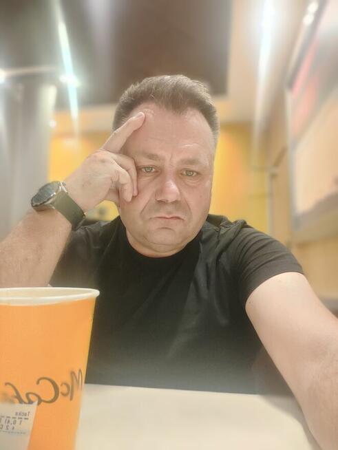 SAMOTNY 44-LATEK POZNA PANIĄ