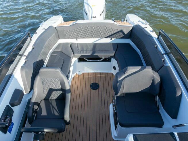 Silver Tiger DC > Łódź motorowa motorówka kabinowa