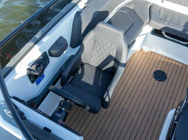 Silver Tiger DC > Łódź motorowa motorówka kabinowa