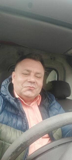 SAMOTNY 44-LATEK POZNA PANIĄ