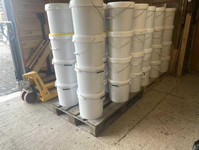 Oferujemy najwyższej jakości miód wielokwiatowy prosto z nas