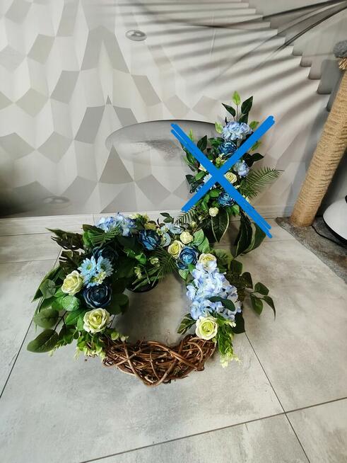 Kompozycja nagrobna niebieska