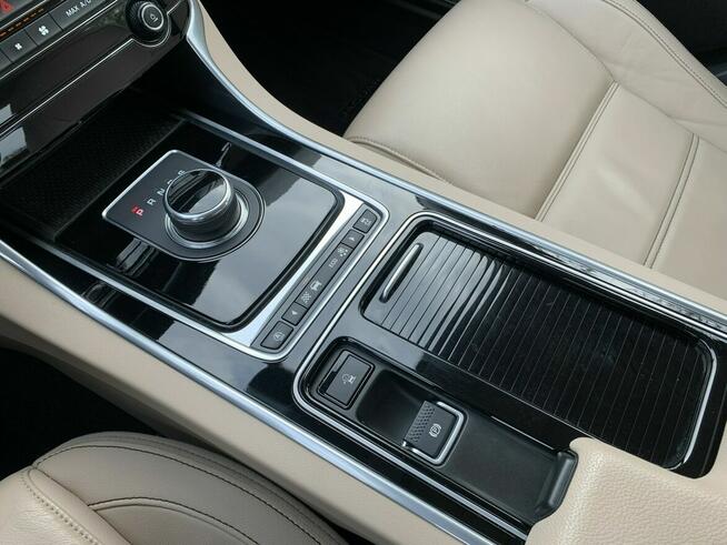 Jaguar XE 2.0d 180 KM