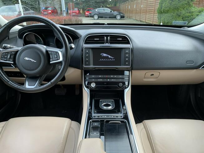 Jaguar XE 2.0d 180 KM