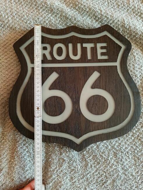 Stolik kawowy z drewna oliwnego