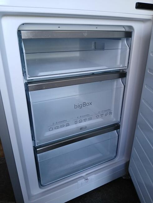 Lodówkę sprzedam, nowa marki Siemens.