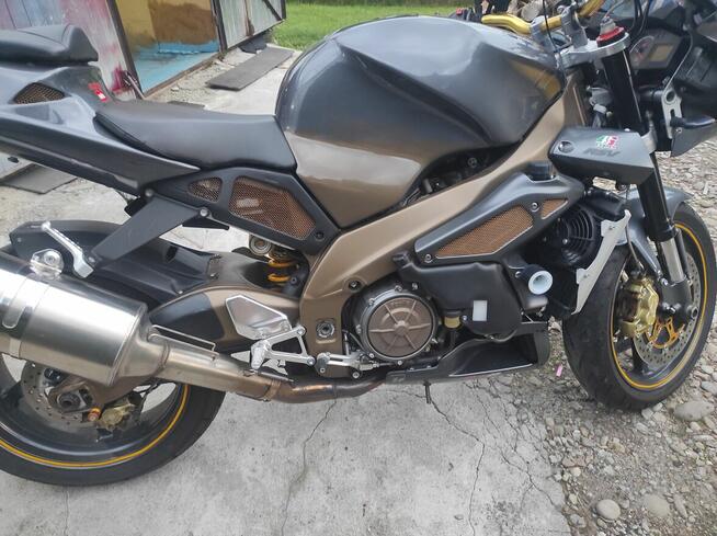 Aprilia Tuono 1000