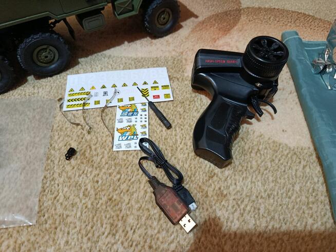 Ciężarówka wojskowa WPL B-36 RC 1:16