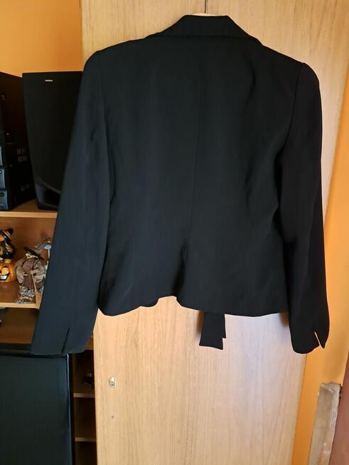 Sprzedam krótką marynarkę damska