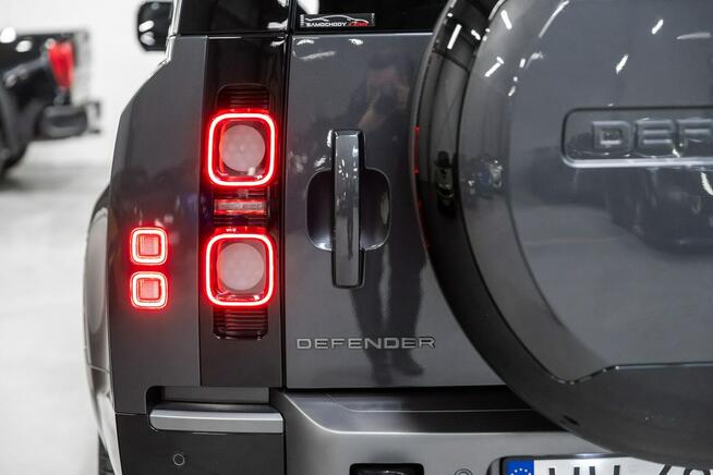 Land Rover Defender 130 5.0 V8 500 KM. 8-osobowy! Gwarancja 11.2028. Pełne wyposażenie.