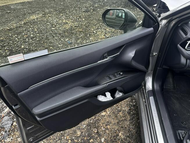 Toyota Camry 2.5 Hybrid Prestige CVT 2024 Salon PL Bogate wyposażenie