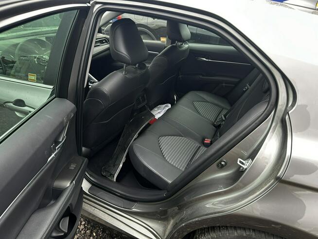 Toyota Camry 2.5 Hybrid Prestige CVT 2024 Salon PL Bogate wyposażenie