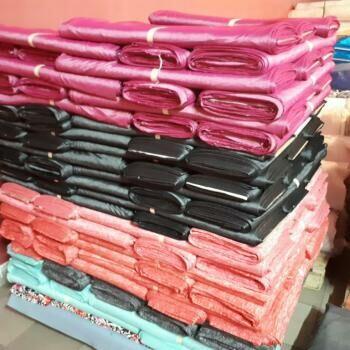 Tanie tkaniny i dzianiny. Odzieżowe, tapicerskie, stoki.