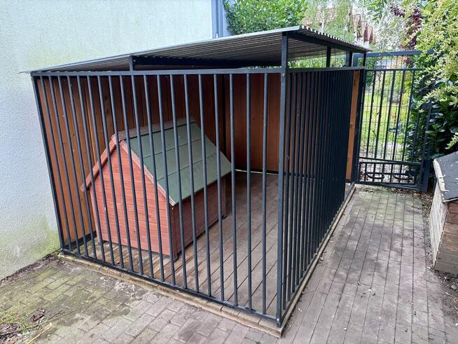 Kojec dla PSA - buda gratis