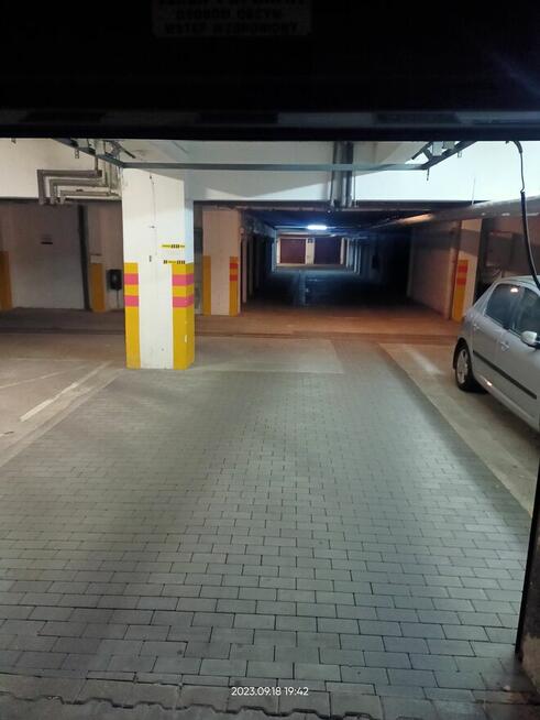 Wynajmę garaż podziemny na ulicy Jana Sawy 8 o powierzchni 1
