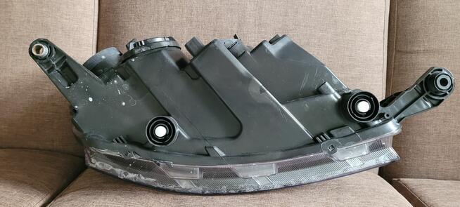Lampa przednia prawa Skoda Rapid 2013-2022r.