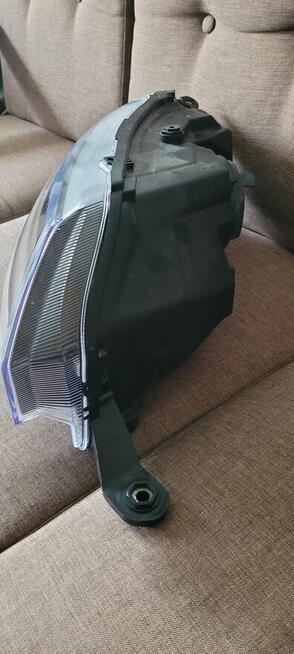 Lampa przednia prawa Skoda Rapid 2013-2022r.