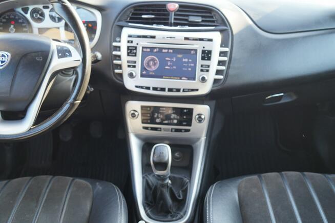 Lancia Delta 1,6 115 KM panorama navi pół skóra led